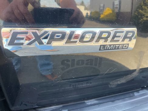 Used 2010 Ford Explorer Limited image 9