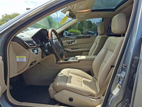 Used 2010 Mercedes-Benz E 350 4MATIC Sedan image 13