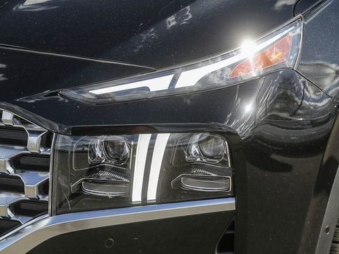 Certified 2023 Hyundai Santa Fe Limited image 8