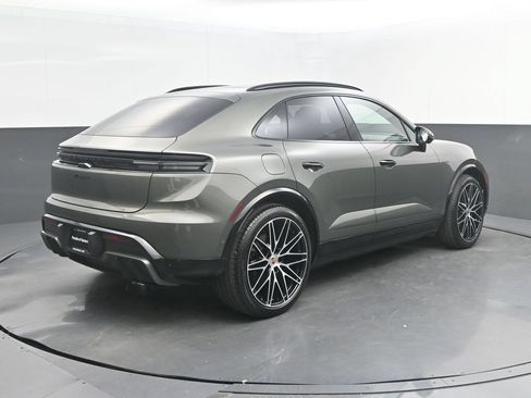 New 2026 Porsche Macan 4 Electric AWD/4WD image 7
