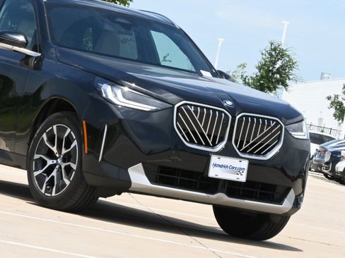 Used 2025 BMW X3 xDrive30i w/ Premium Package AWD/4WD image 34