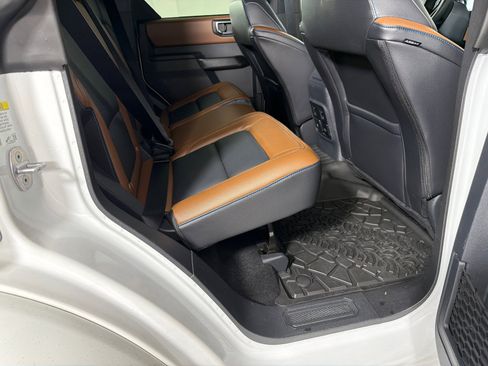 Used 2024 Ford Bronco Outer Banks AWD/4WD image 16