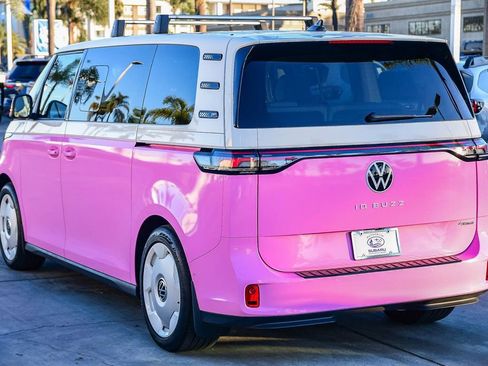 Used 2025 Volkswagen ID. Buzz 1st Edition image 7