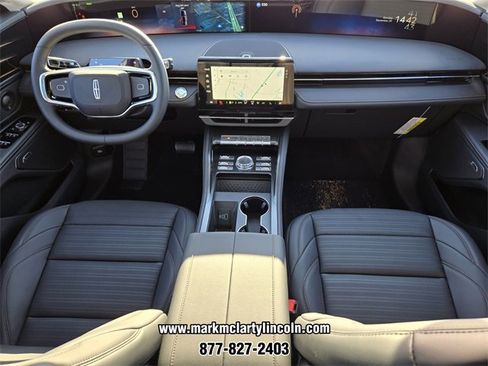 New 2026 Lincoln Nautilus Reserve image 9