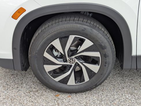 New 2026 Volkswagen Tiguan S FWD image 32