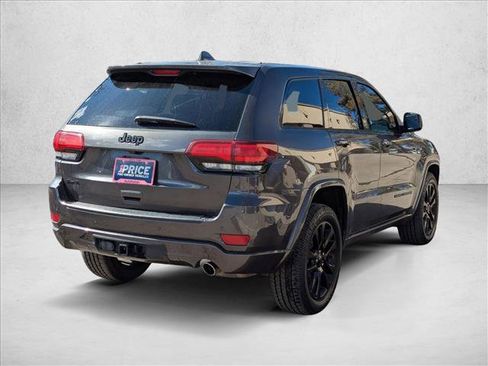 Used 2019 Jeep Grand Cherokee Altitude image 5