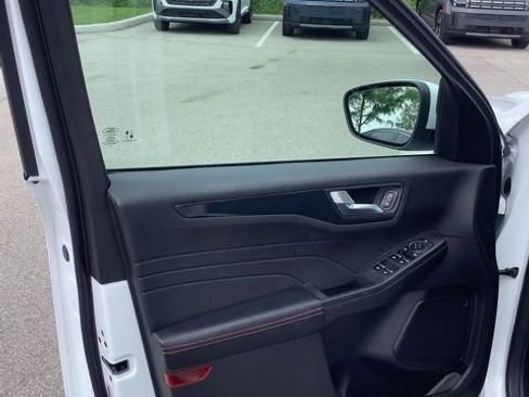 Used 2023 Ford Escape ST-Line Select AWD/4WD image 17