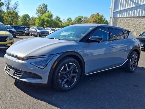 New 2025 Kia EV6 Light w/ Light LR Technology Package image 2