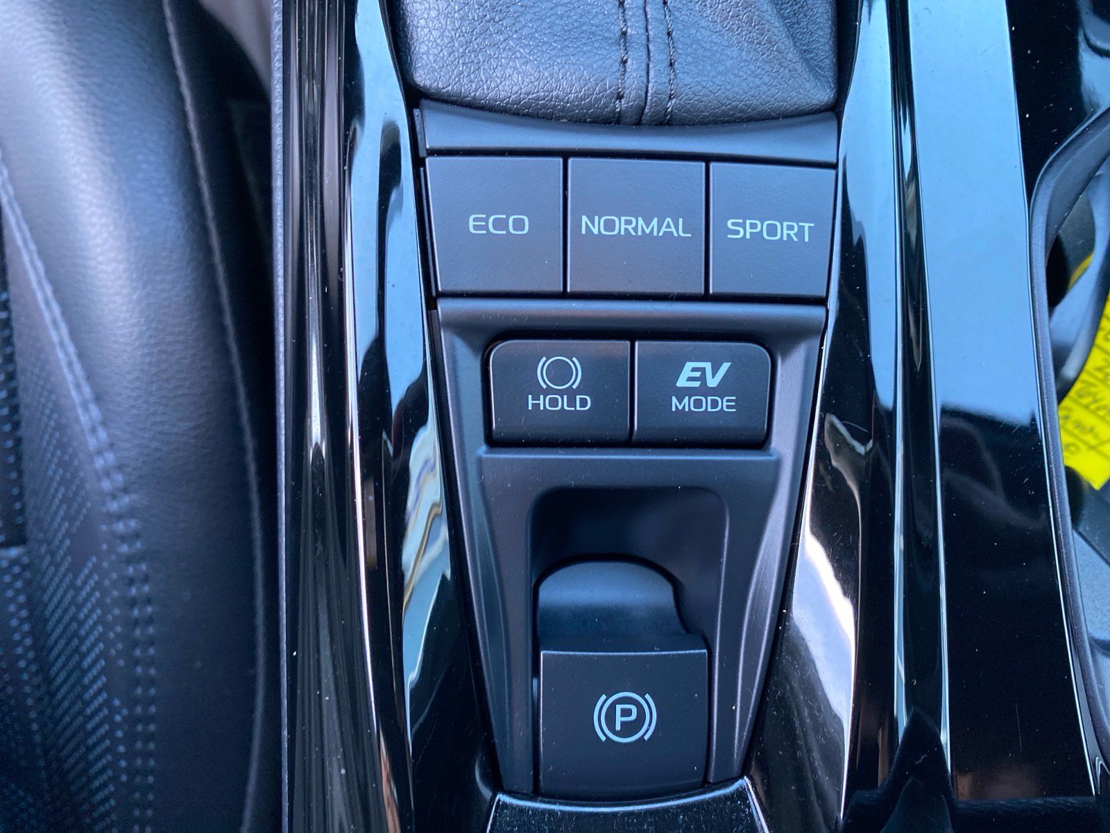 Used 2025 Toyota Camry XSE AWD/4WD image 14