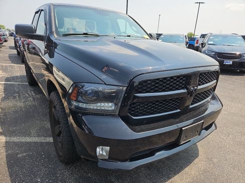 Used 2015 RAM 1500 Express w/ Black Ram 1500 Express Group AWD/4WD image 3