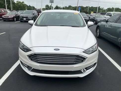 Used 2017 Ford Fusion SE w/ Equipment Group 201A FWD image 12