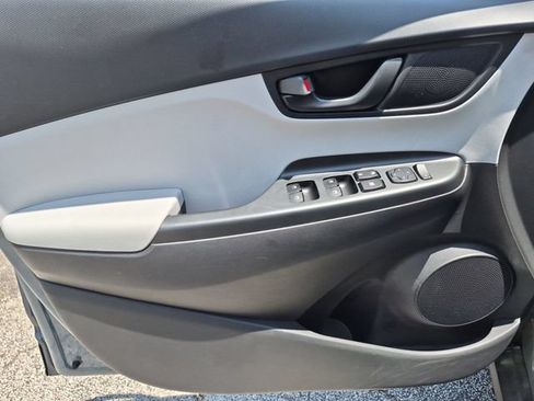 Used 2022 Hyundai Kona SE FWD image 9