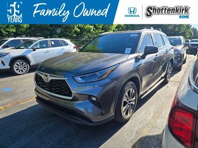 Used 2023 Toyota Highlander XLE