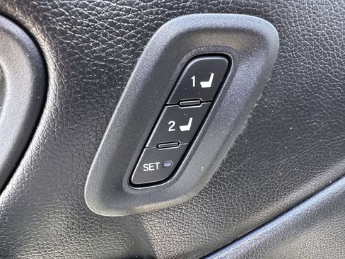 Used 2025 Honda Pilot Touring image 10