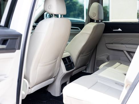 Used 2021 Volkswagen Atlas SE w/ Panoramic Sunroof Package FWD image 48