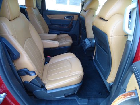 Used 2014 Chevrolet Traverse AWD LTZ image 38