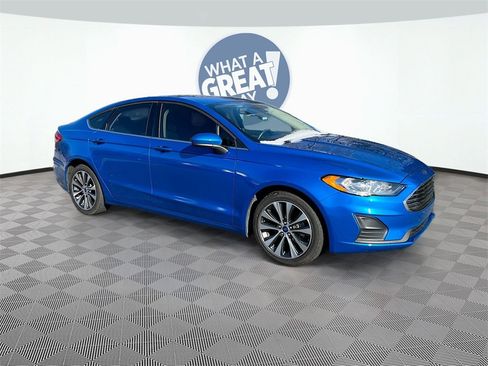 Used 2020 Ford Fusion SE image 1