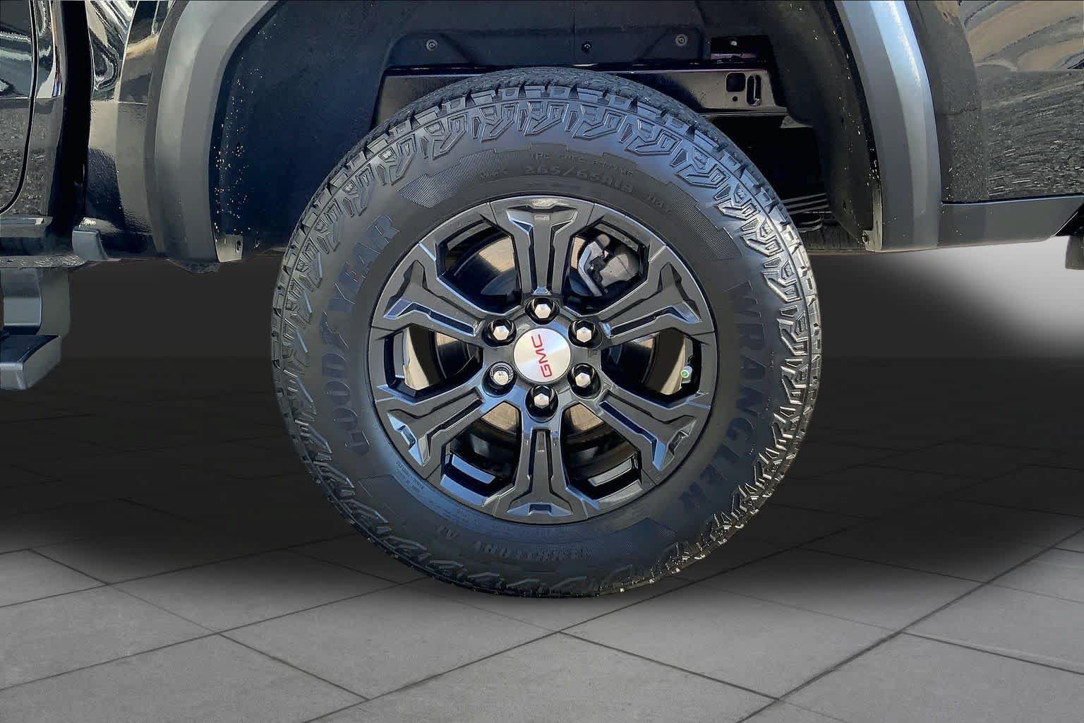 Used 2023 GMC Canyon Elevation w/ Trailering Package RWD image 10