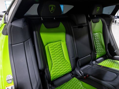 Used 2022 Lamborghini Urus image 33