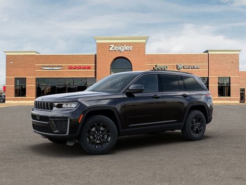New 2026 Jeep Grand Cherokee Laredo image 2