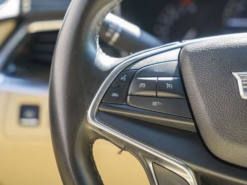 Used 2017 Cadillac XT5 FWD image 25