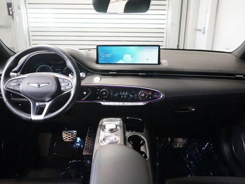 Used 2025 Genesis GV70 2.5T w/ Sport Prestige Package AWD/4WD image 14