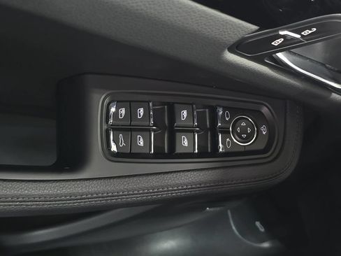 Certified 2026 Porsche Macan AWD/4WD image 21