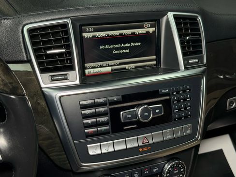 Used 2015 Mercedes-Benz GL 550 4MATIC image 54