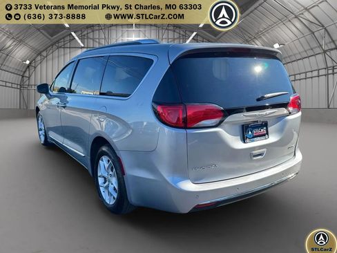 Used 2020 Chrysler Pacifica Limited FWD image 5
