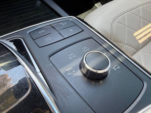 Used 2019 Mercedes-Benz GLS 450 4MATIC image 50