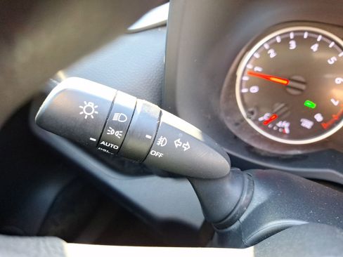 Used 2020 Toyota RAV4 XLE image 23