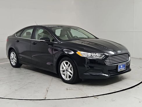 Used 2016 Ford Fusion SE FWD image 8