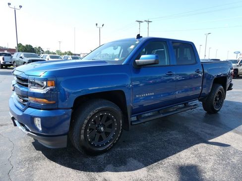 Used 2018 Chevrolet Silverado 1500 LT w/ All Star Edition AWD/4WD image 7