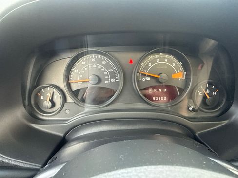 Used 2016 Jeep Patriot 75th Anniversary w/ Power Value Group image 16