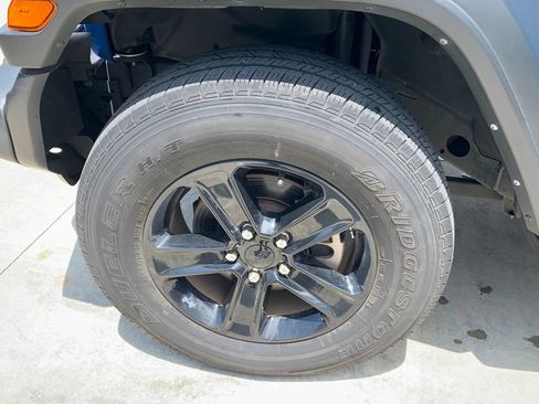 Used 2022 Jeep Wrangler Unlimited Sport AWD/4WD image 9