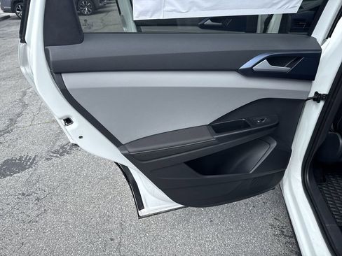 New 2024 Volkswagen Taos SE AWD/4WD image 24