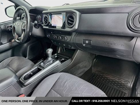 Used 2016 Toyota Tacoma TRD Off-Road w/ Towing Package RWD image 27
