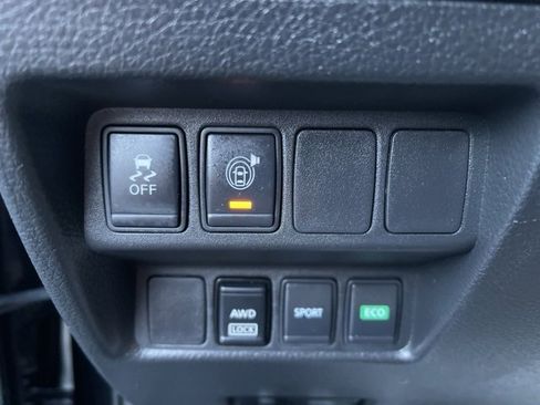 Used 2017 Nissan Rogue S image 21