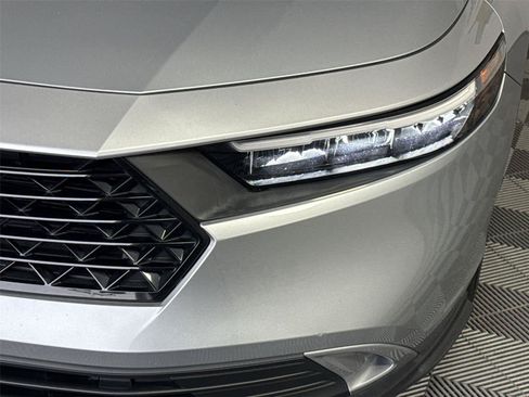 Used 2023 Honda Accord EX image 9