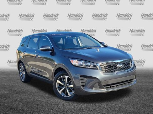 Used 2020 Kia Sorento FWD V6 image 2