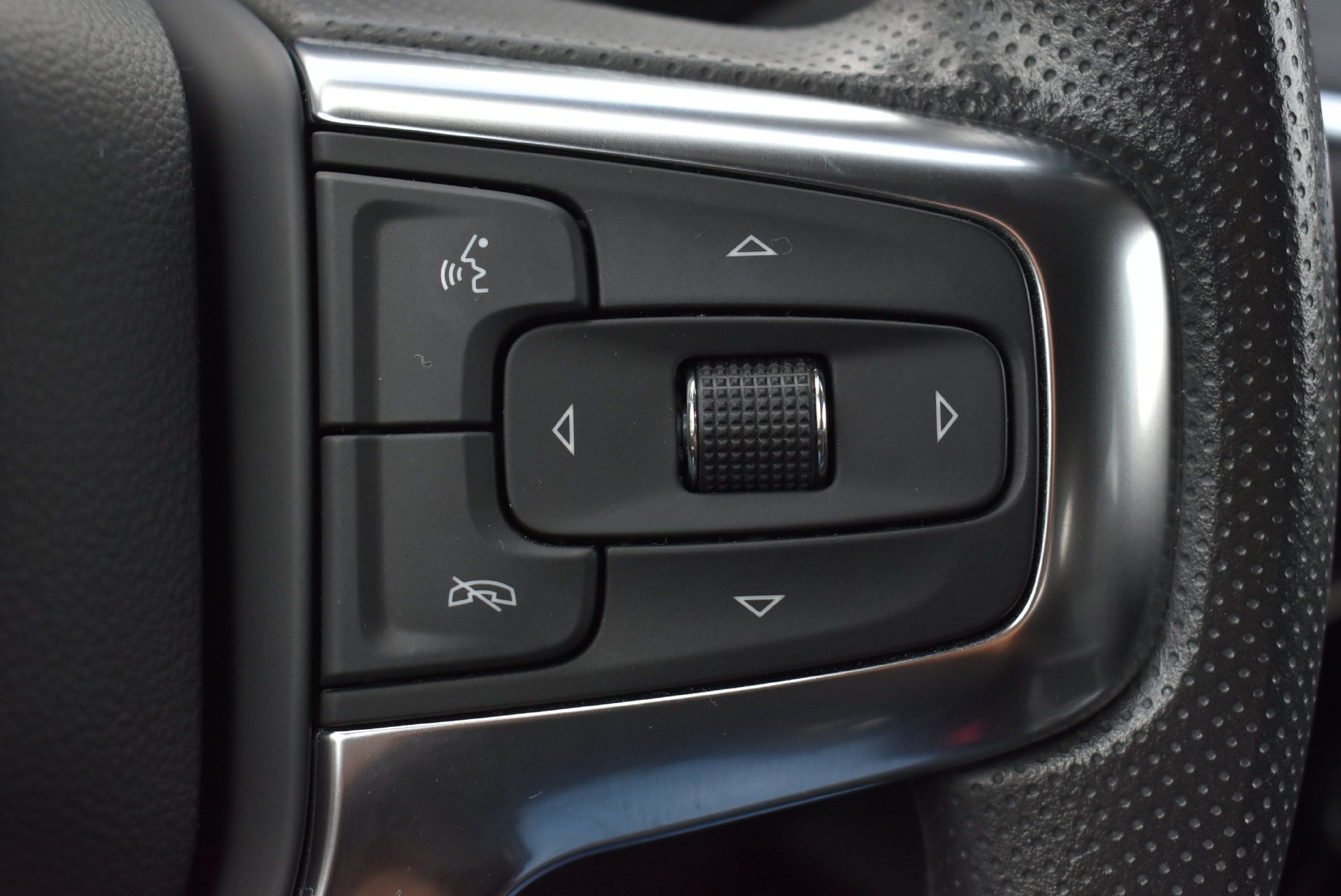 Used 2024 Chevrolet Blazer LT w/ Convenience Package FWD image 21