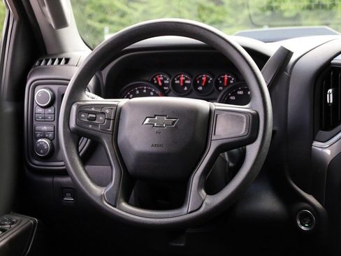 Used 2022 Chevrolet Silverado 1500 Custom Trail Boss AWD/4WD image 23