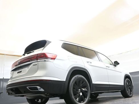 New 2026 Volkswagen Atlas SE image 44