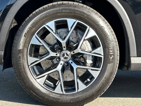 Used 2025 Mercedes-Benz GLC 350e 4MATIC w/ Driver Assistance Package image 27