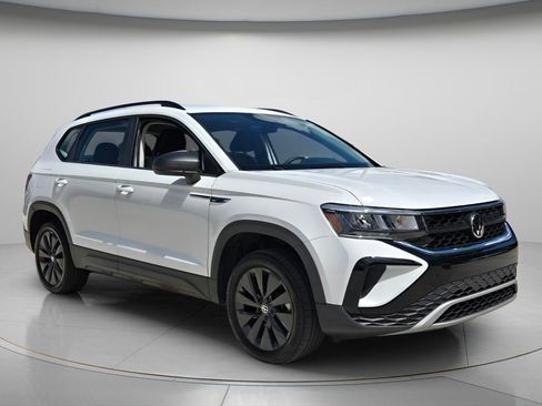 Certified 2023 Volkswagen Taos S FWD image 9