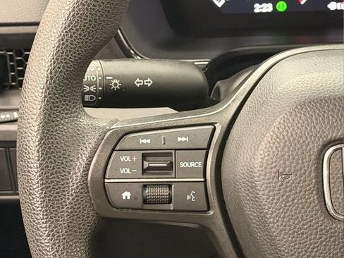 Certified 2025 Honda CR-V EX image 29