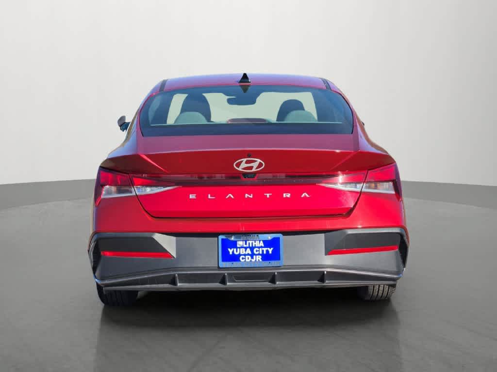 Used 2024 Hyundai Elantra SEL FWD image 5