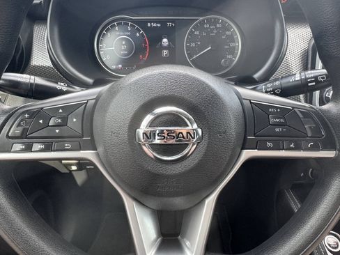 Used 2019 Nissan Kicks SV FWD image 22