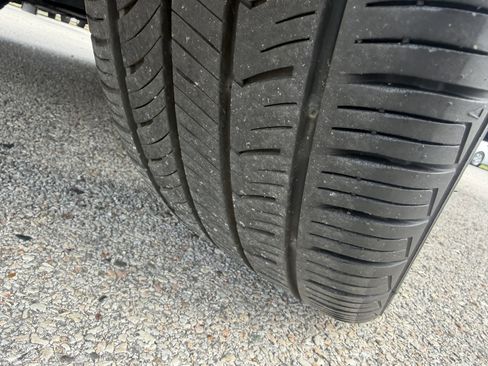 Used 2017 Hyundai Veloster Value Edition image 23