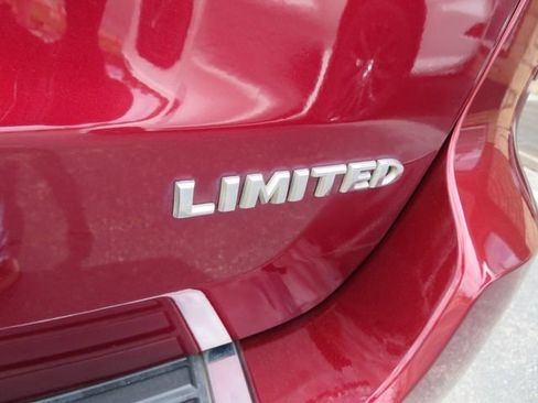 Used 2017 Jeep Grand Cherokee Limited RWD image 7